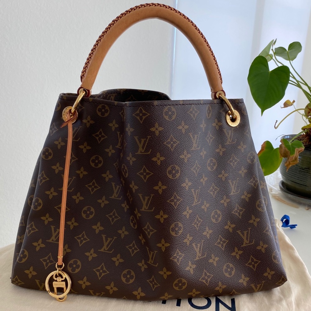 Louis Vuitton Monogram Artsy MM